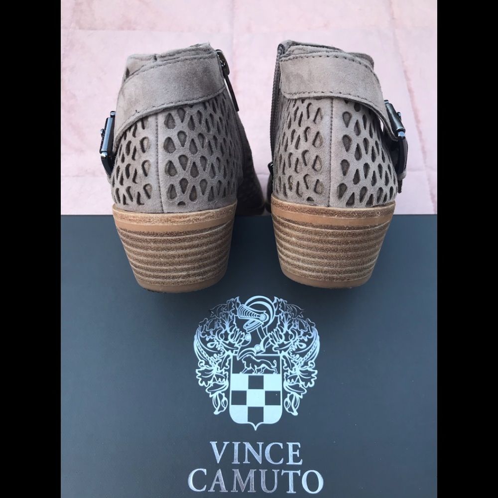 NEW Vince Camuto Phandra Bootie in Urban Lux Suede - Picture 4 of 8